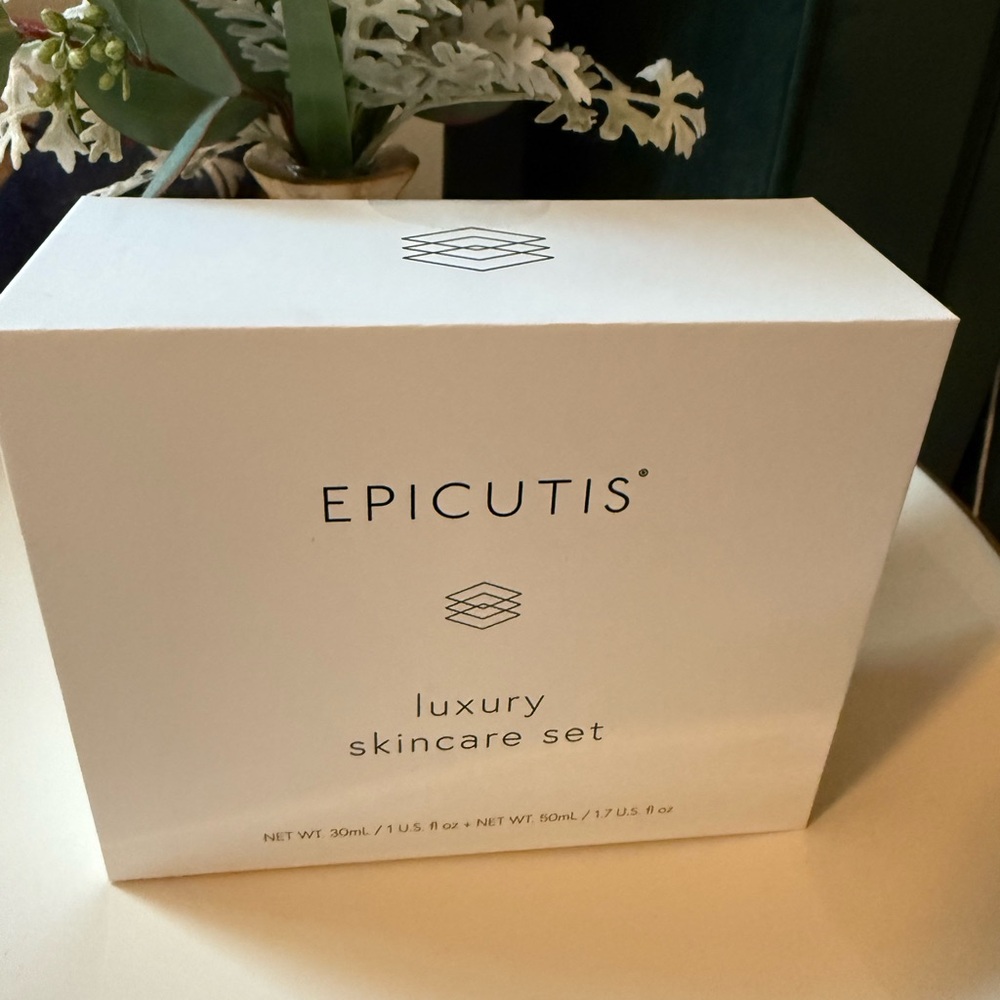Luxury Skincare Set - lipid serum & hyvia cream